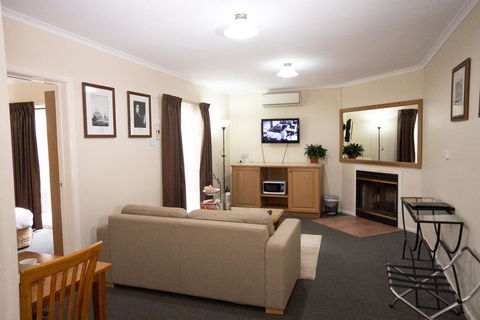 Admiralty Inn - New South Wales Tourism  1
