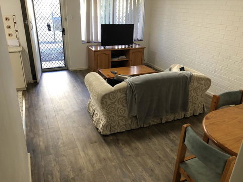 Affordable Comfortable Inglewood Apartment+Pool - New South Wales Tourism  1
