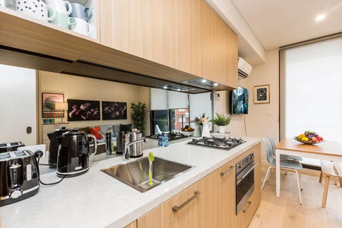 Air Conditioned One Bedroom With Pool Close To CBD - New South Wales Tourism  1