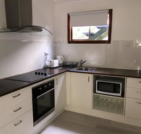 Airlie Getaway Unit 3 - New South Wales Tourism 