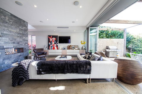 Alegria - New South Wales Tourism  1