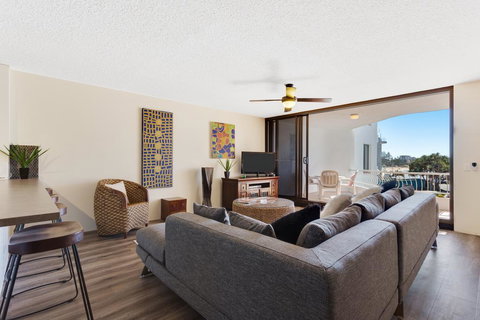 Alex Headland Beachfront - New South Wales Tourism  1