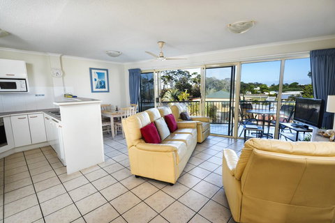 Alexander Beachfront Apartments - New South Wales Tourism  2