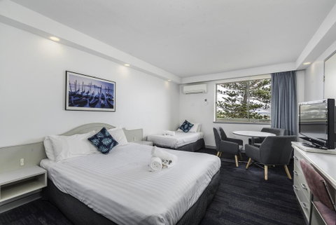 Alloggio Newcastle Beach - New South Wales Tourism  0