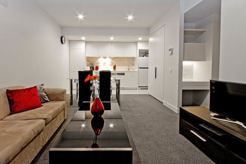 Along Melbourne's Magic Boulevard - New South Wales Tourism  2