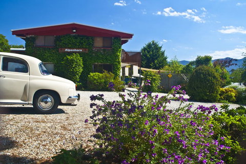 Alpenhorn Holiday Units - New South Wales Tourism  0