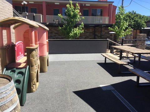 Alpine Hotel Bright - New South Wales Tourism  2