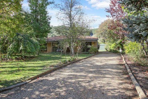 Alpine Streamside - New South Wales Tourism  1