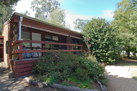 Alrima Lodge, Bright - New South Wales Tourism  1