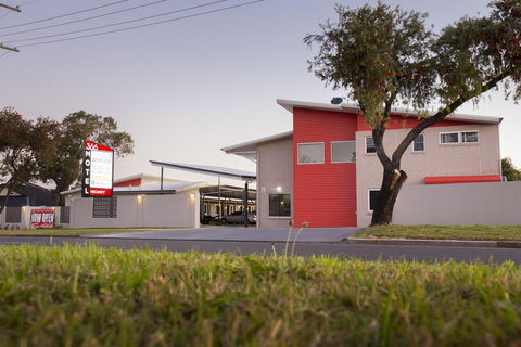 Altitude Motel Apartments - New South Wales Tourism  0