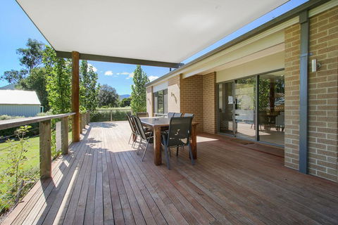 Always Bright - A Bright Escape - New South Wales Tourism  3