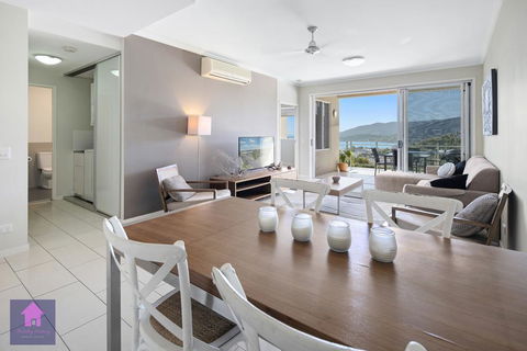 Amazing Ocean Views, Pool, Award Winning Location, Airlie Beach - New South Wales Tourism  0