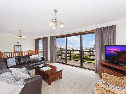 AMBIENCE BY THE SEA - New South Wales Tourism  3