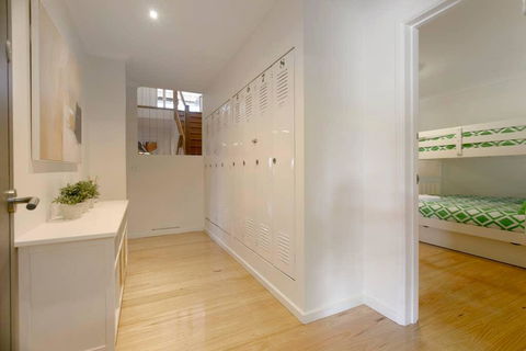 Anchor Beachfront Retreat - New South Wales Tourism  1