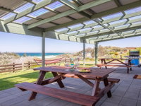 Antonio's Paradise - spectacular views over Warrain beach