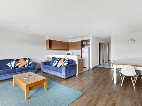 APARTMENT 29 PACIFIC APARTMENTS - Grand Escape With Ocean Views - New South Wales Tourism  3