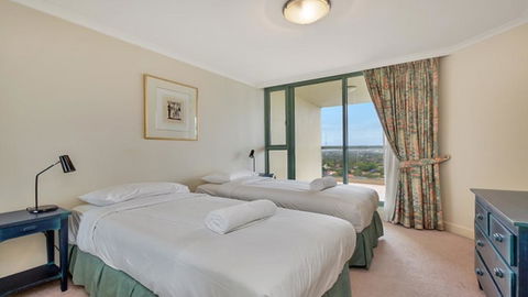 Apartment In The Heart Of Chatswood - New South Wales Tourism  3