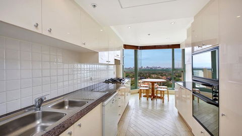 Apartment In The Heart Of Chatswood - New South Wales Tourism  1