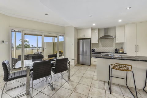 Apartment On Lake Terrace - New South Wales Tourism  1