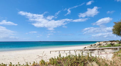 API Busselton Seaside Escape Apartments - New South Wales Tourism  0