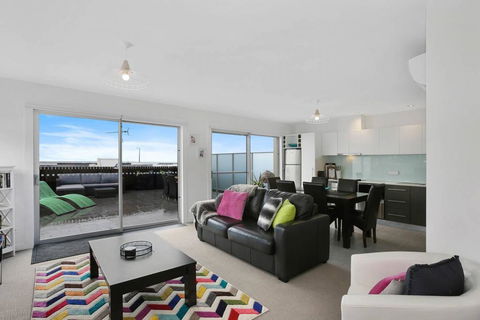 APOLLO 13 PENTHOUSE - Free Wifi & Huge Terrace! - New South Wales Tourism  0
