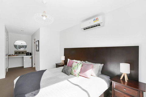 APOLLO 13 STUDIO - Free Wifi, Opposite Beach! - New South Wales Tourism  1