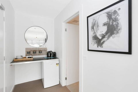 APOLLO 13 STUDIO - Free Wifi, Opposite Beach! - New South Wales Tourism  3