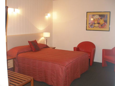 Apollon Motor Inn Victor Harbor - New South Wales Tourism  1