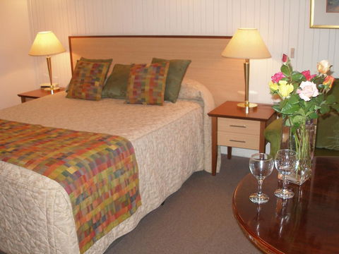 Apollon Motor Inn Victor Harbor - New South Wales Tourism  3