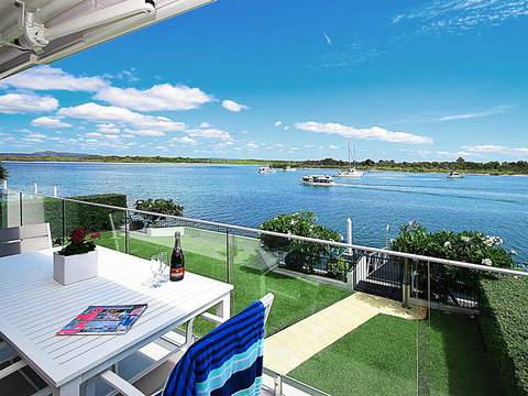 Aqua Linea - New South Wales Tourism  0