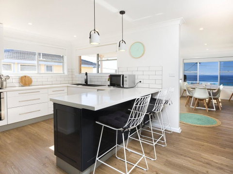 Aqua Palm With Sweeping One Mile Views - New South Wales Tourism  0