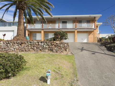 Aqua Palm With Sweeping One Mile Views - New South Wales Tourism  1