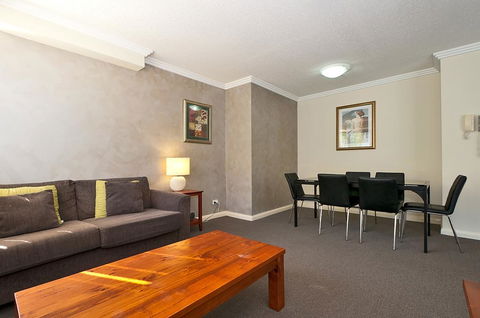 Aqualine Apartments On The Broadwater - New South Wales Tourism  2