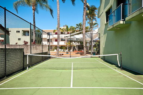 Aqualine Apartments On The Broadwater - New South Wales Tourism  3