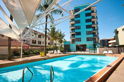 Aqualine Apartments On The Broadwater - New South Wales Tourism  0