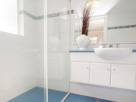 Aquarius Apartment 4 - New South Wales Tourism  3