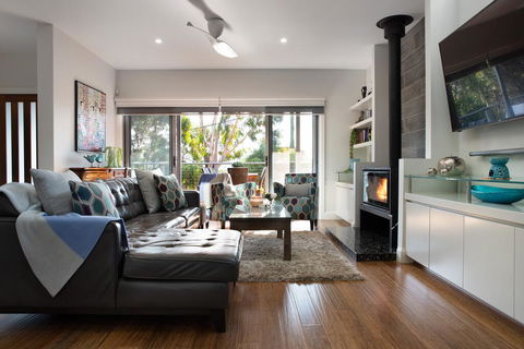 Arabella Meadows - New South Wales Tourism  0
