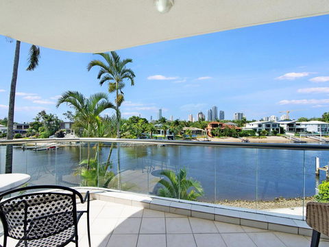Arc Resort Stunning 3 Bedroom In Broadbeach - New South Wales Tourism  0