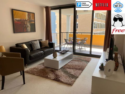 ARENA RESORT STYLE EXEC FREE NETFLIX WIFI WINE - New South Wales Tourism  0