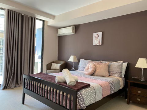 ARENA RESORT STYLE EXEC FREE NETFLIX WIFI WINE - New South Wales Tourism  2