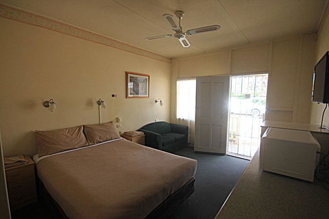 Aromet Motor Inn - New South Wales Tourism  2