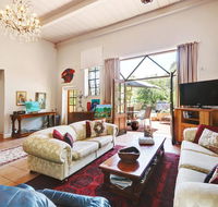 Arty Warehouse Apartment - stroll to South beach - New South Wales Tourism 
