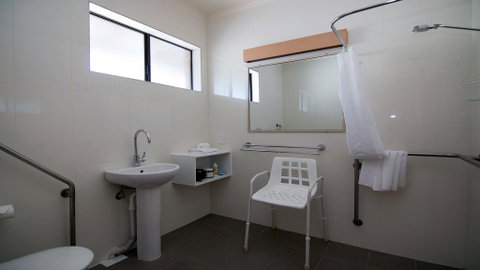 Ashleigh Court Motor Inn - New South Wales Tourism  2