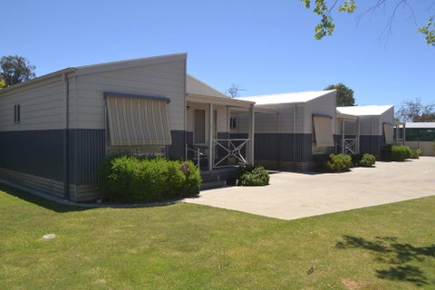 Ashleigh Court Motor Inn - New South Wales Tourism  1