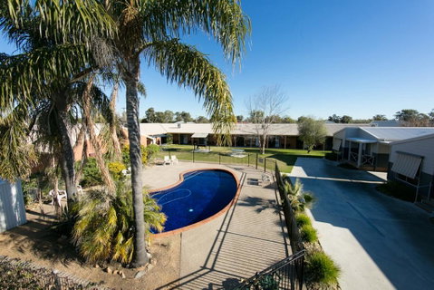 Ashleigh Court Motor Inn - New South Wales Tourism  0