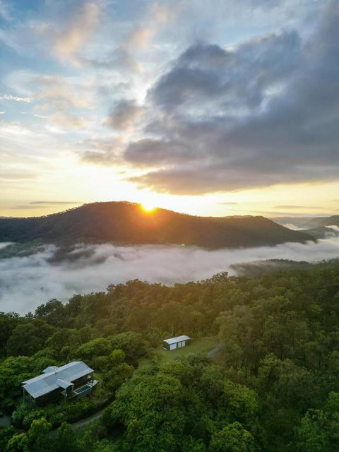 Luxurious Hinterland Guest House With HEATED POOL Sleeps 10 Brisbane Scenic Rim Gold Coast - New South Wales Tourism  0