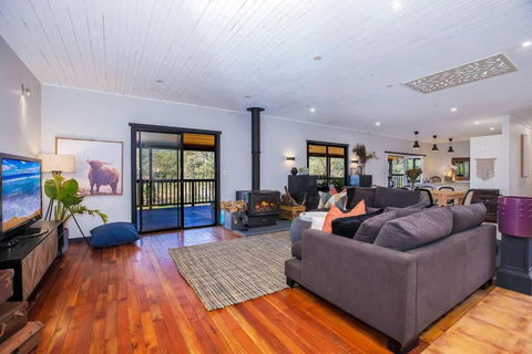 Luxury Farm House On 20 Acres - Sleeps 22 - New South Wales Tourism  0