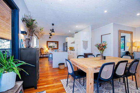 Luxury Farm House On 20 Acres - Sleeps 22 - New South Wales Tourism  1
