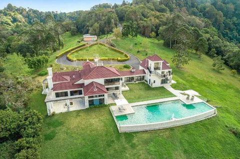 Maleny Chateau 5 Bed , Pool, Country Experience, Creek, Gym - New South Wales Tourism  1