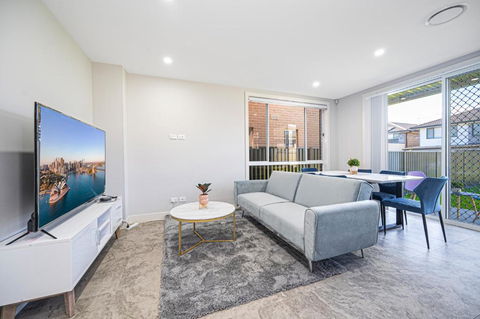 Marsden Park 2 Level Brand New House Near Parks - New South Wales Tourism  0